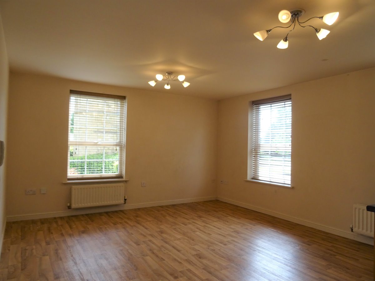 4 Elm Chaloner Grove Wakefield WF1 4SS image 1