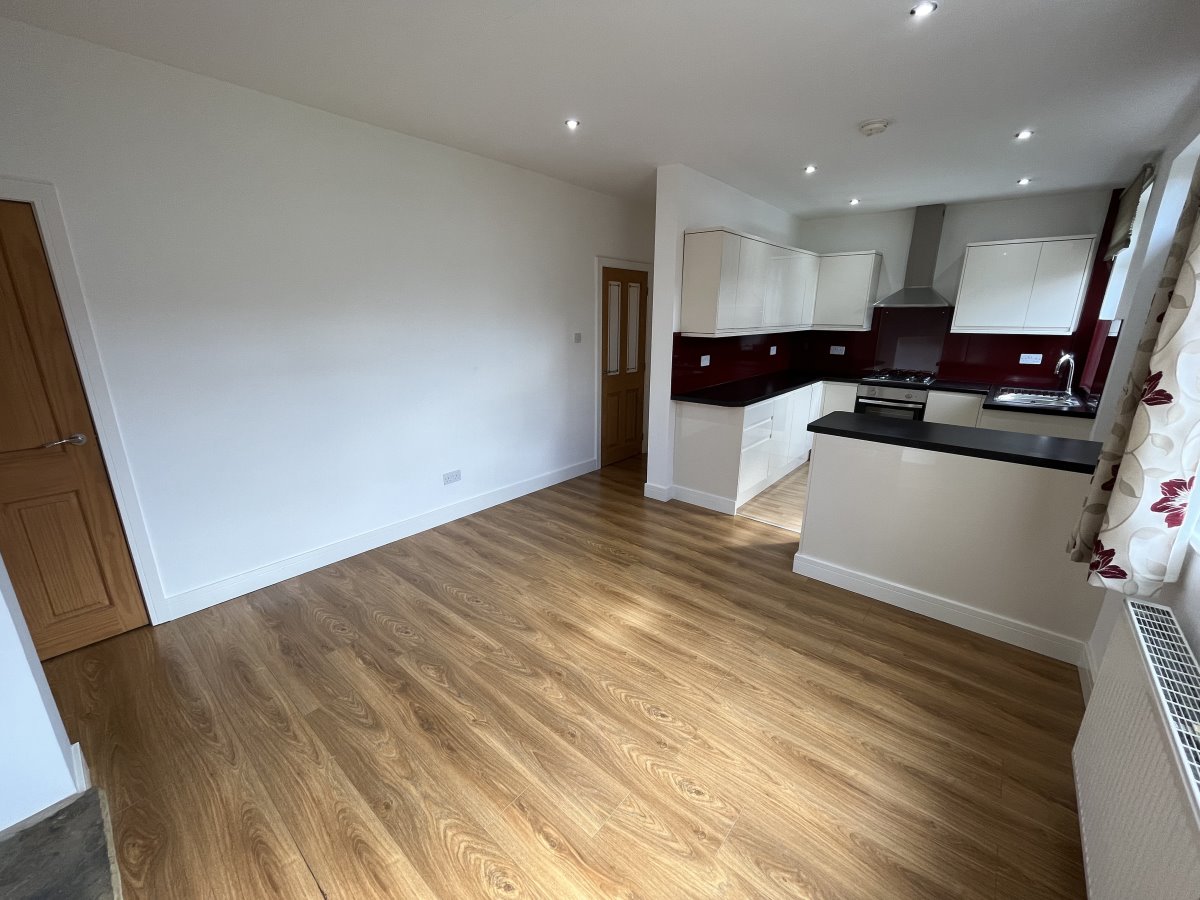 28 Tew Street Thornes Wakefield WF2 8DR image 2