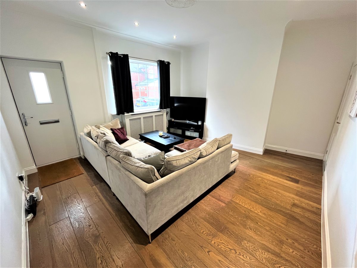 2 Greenbank Grove Altofts Wakefield WF6 2JX image 2