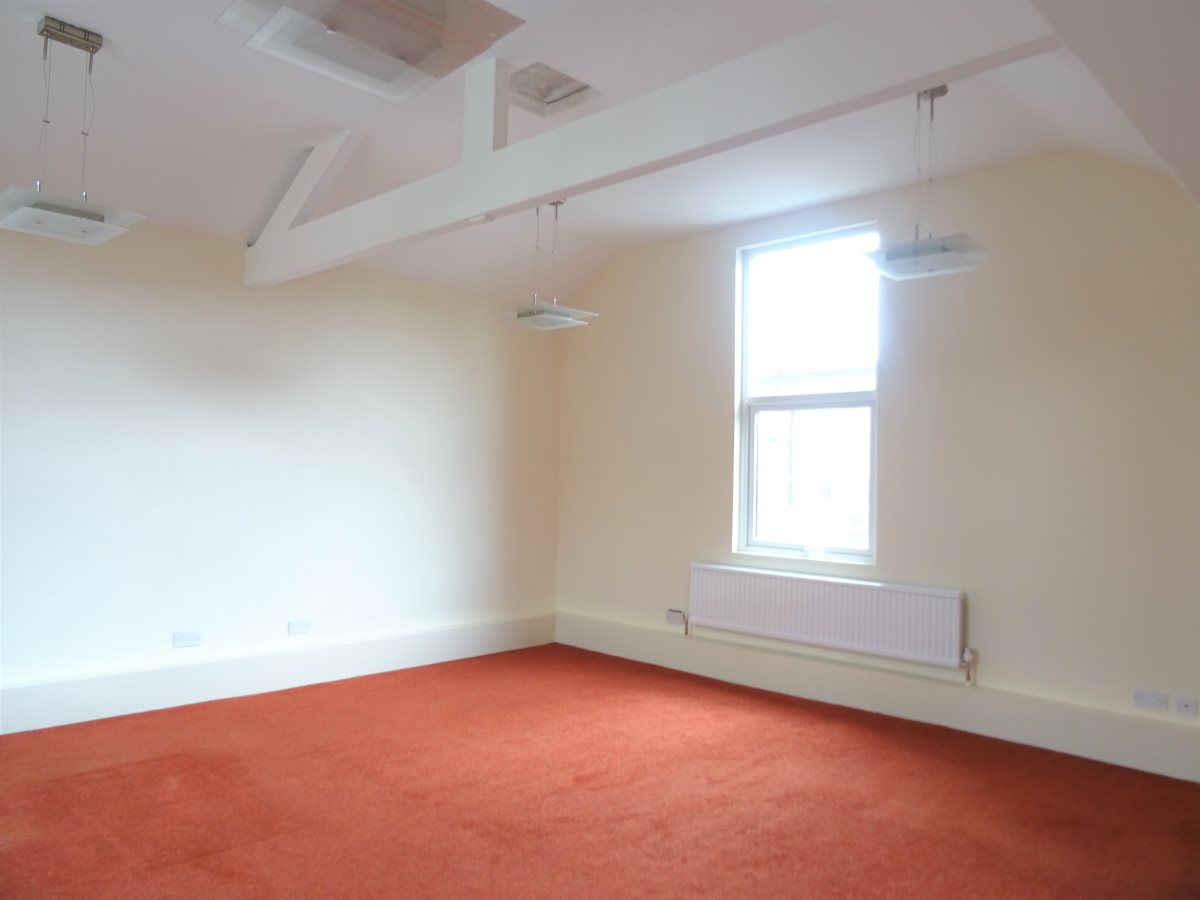 Apartment 3 North Road Terrace Wakefield  WF1 3PY image 2