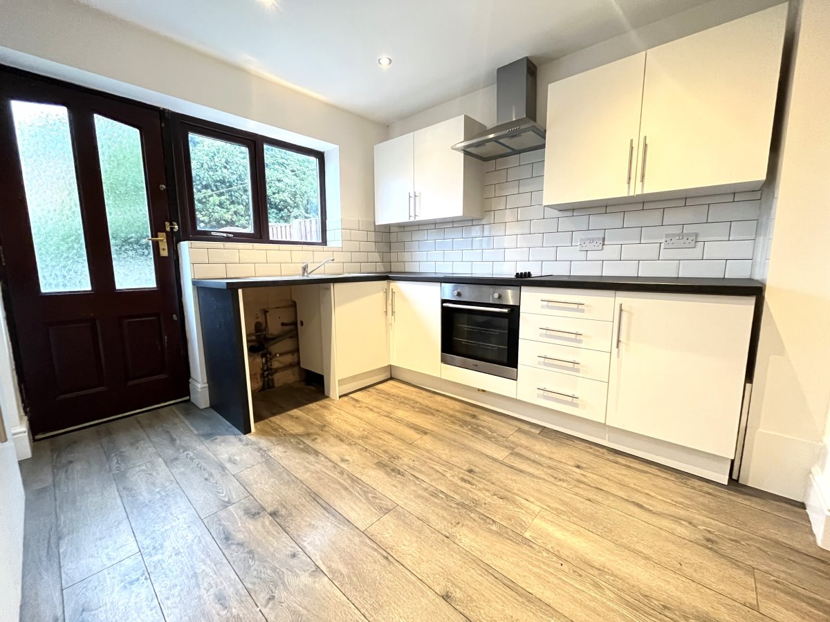 6 Longfield Terrace  Wakefield WF2 9PR image 1