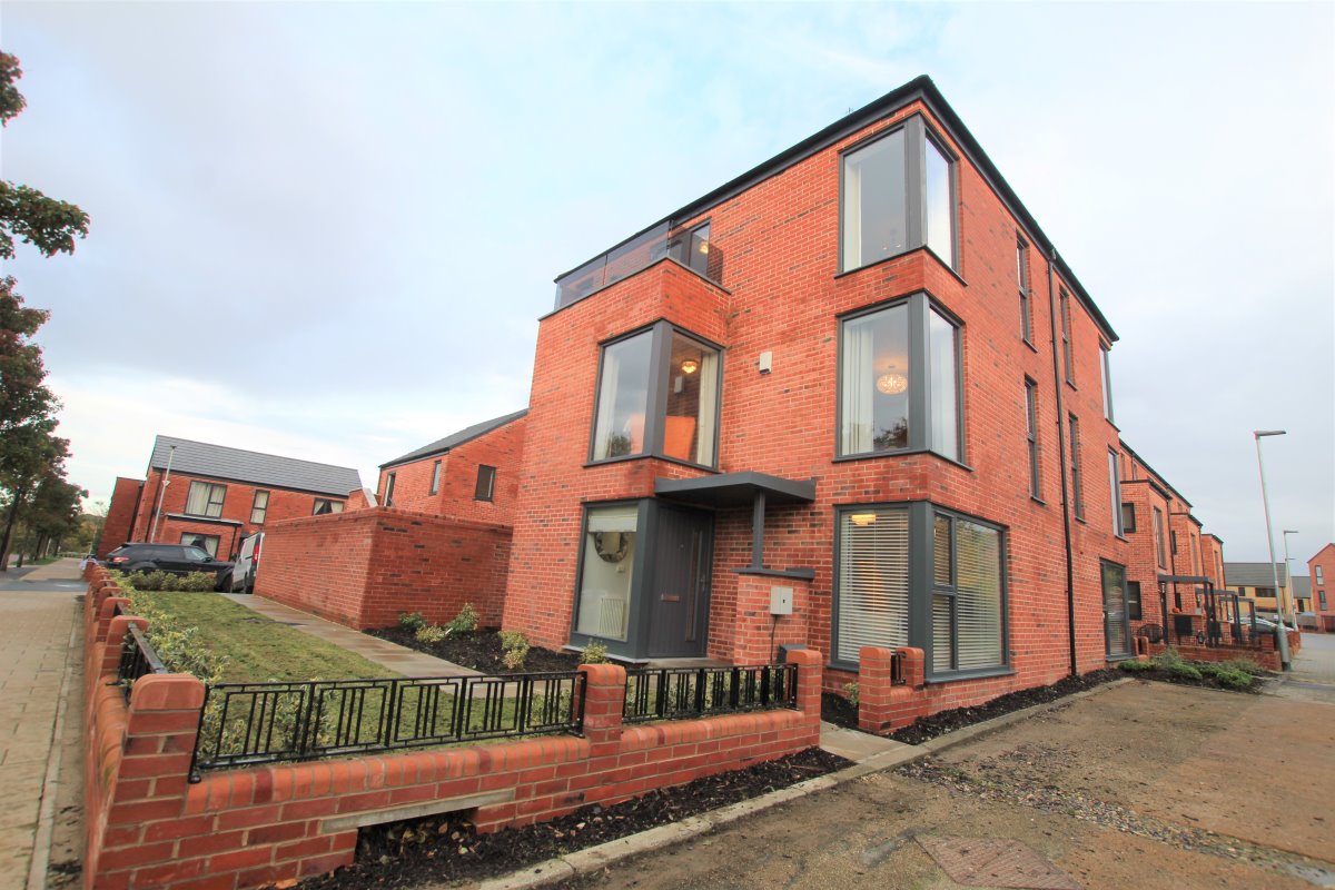 2 Middleton Little Road Allerton Bywater  WF10 2FJ image 0