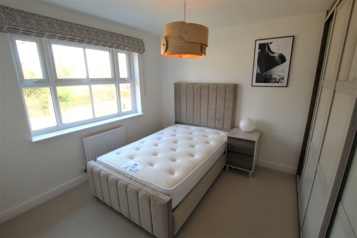 Room 2, 5 Cartwright Drive Wakefield  WF1 3FG image 5