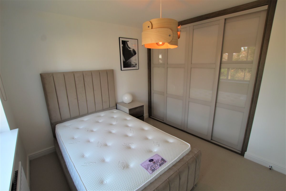 Room 2, 5 Cartwright Drive Wakefield  WF1 3FG image 6