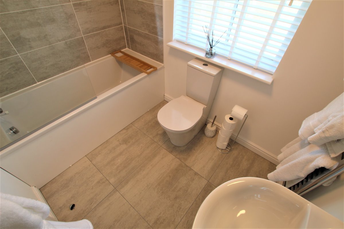 Room 2, 5 Cartwright Drive Wakefield  WF1 3FG image 8