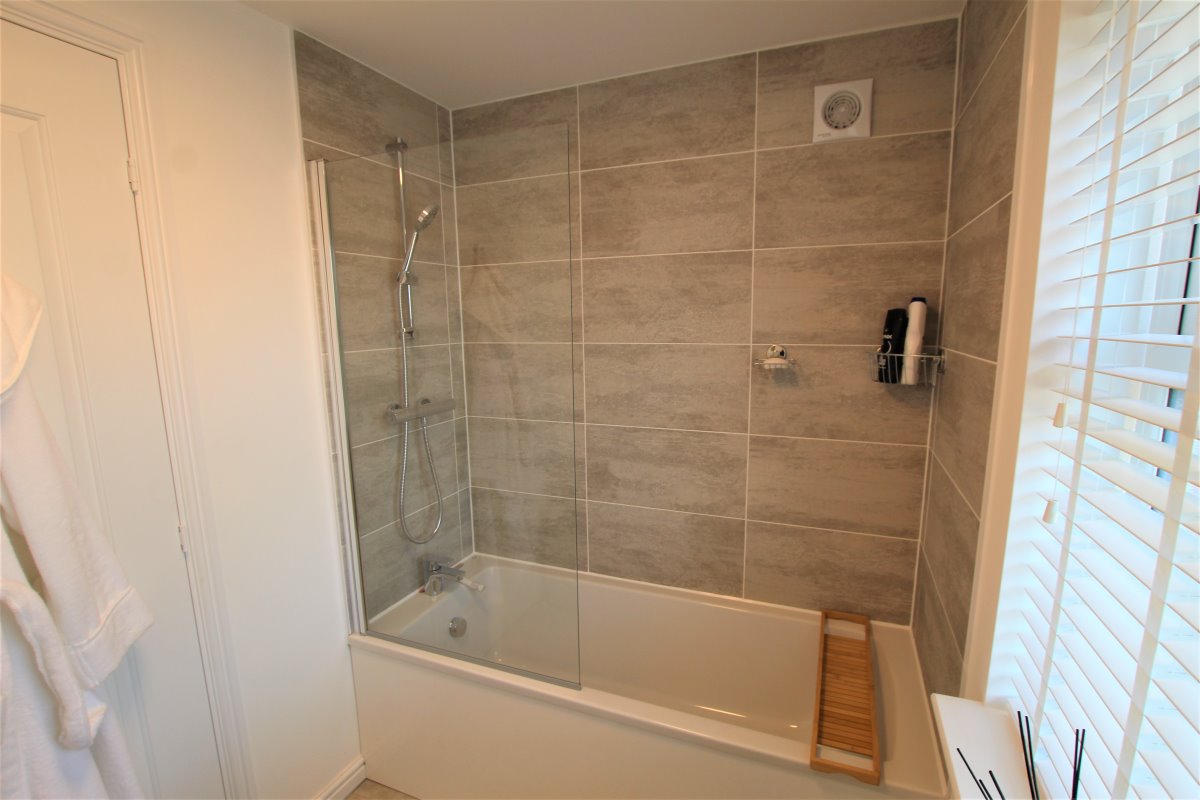 Room 2, 5 Cartwright Drive Wakefield  WF1 3FG image 9
